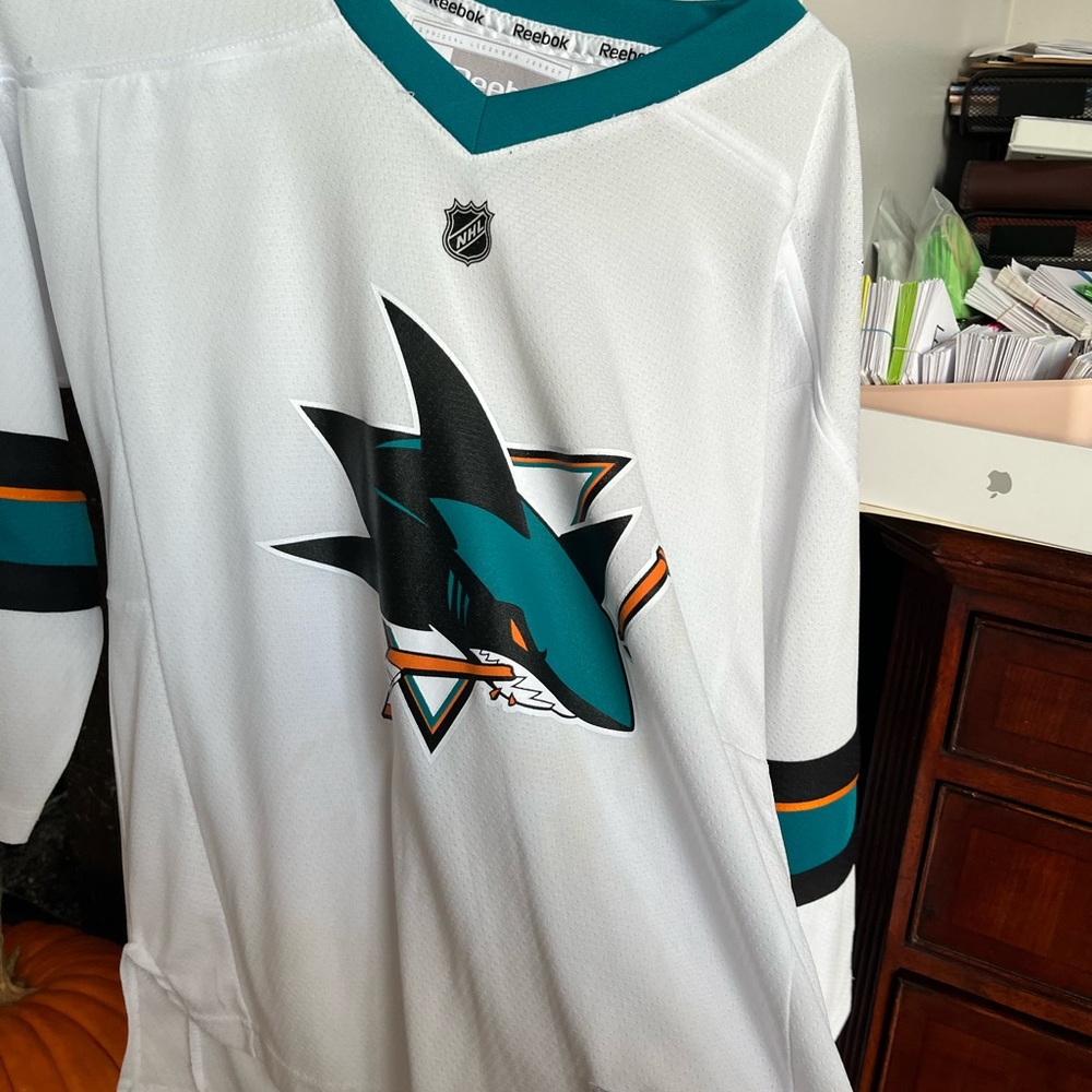 Reebok lightly used Youth L/XL San Jose Sharks hockey Jersey